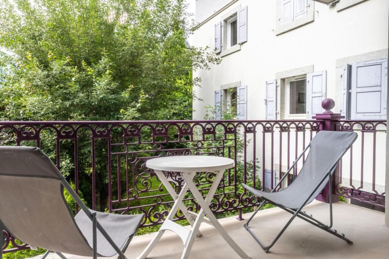 Villa Vallet- Newly Renovated 2 Bedroom Nestled Just Off The Main Street Chamonix Kültér fotó